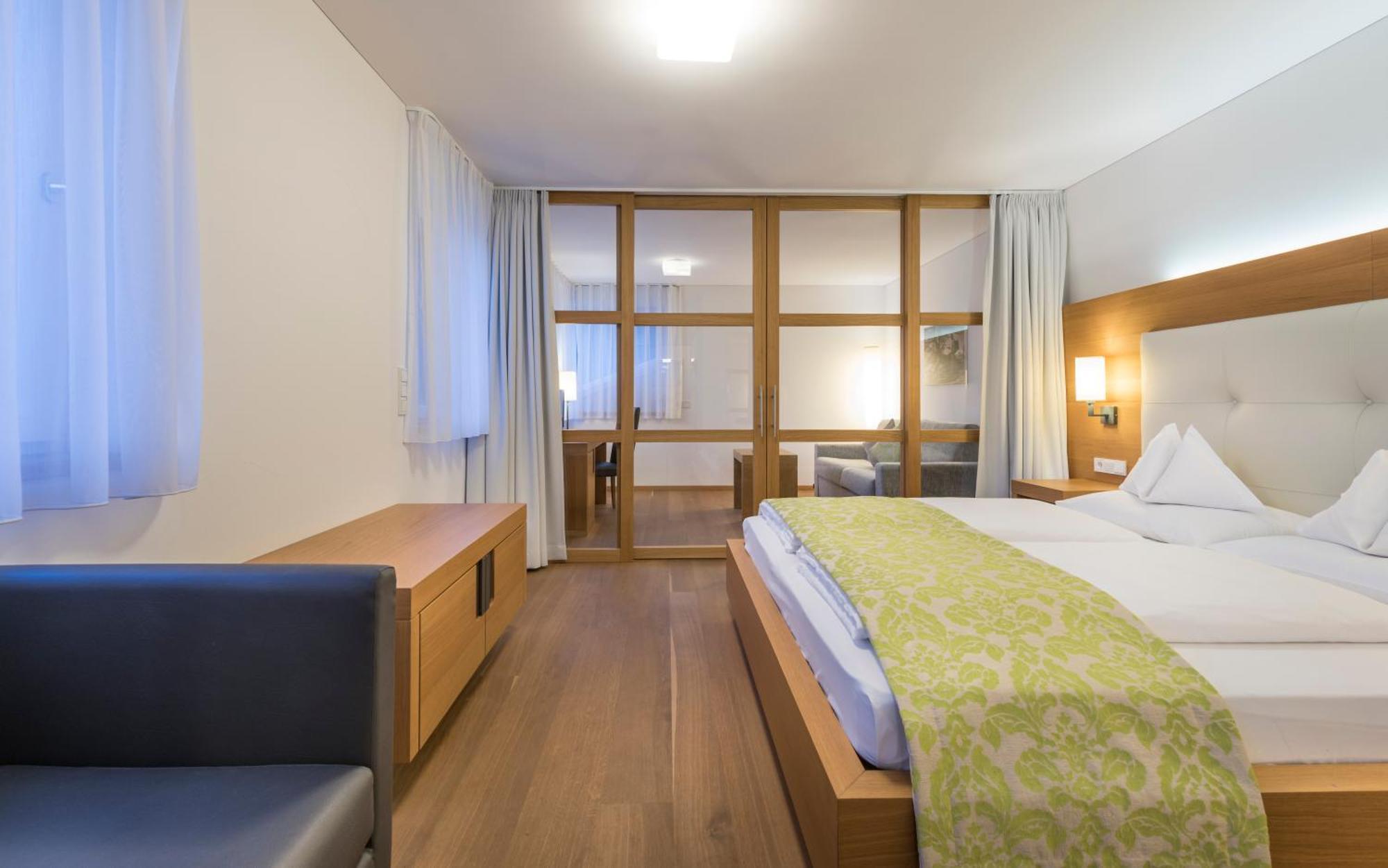 Vinschgerhof Hotell Silandro Eksteriør bilde