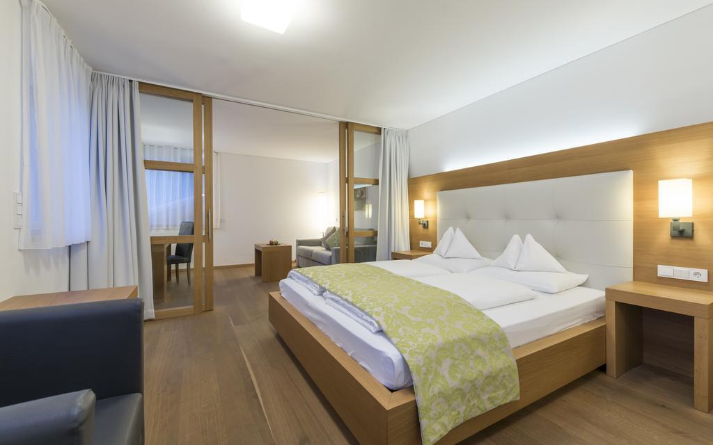 Vinschgerhof Hotell Silandro Eksteriør bilde