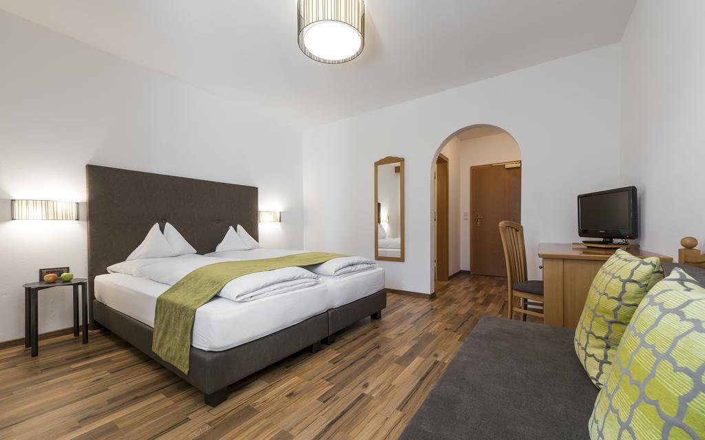 Vinschgerhof Hotell Silandro Eksteriør bilde
